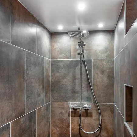 4 Bedroom Awesome In Osteel