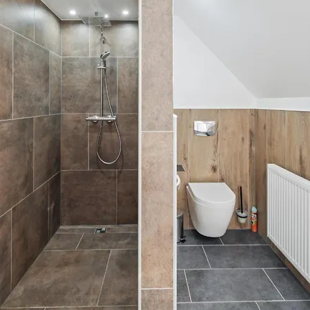 4 Bedroom Awesome In * Osteel