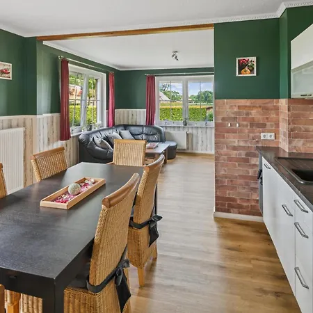 Casa vacanze 4 Bedroom Awesome In Osteel