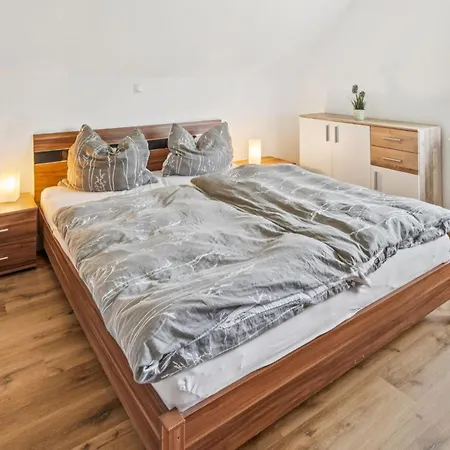 4 Bedroom Awesome In Ferienhaus *