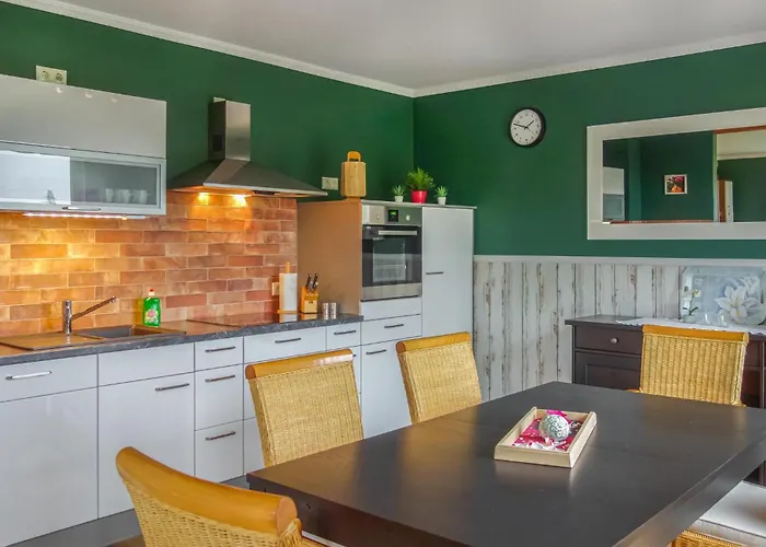 4 Bedroom Awesome In Σπίτι διακοπών *